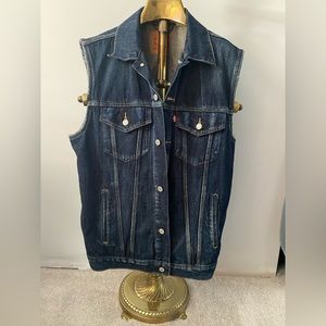 Levi’s denim vest
